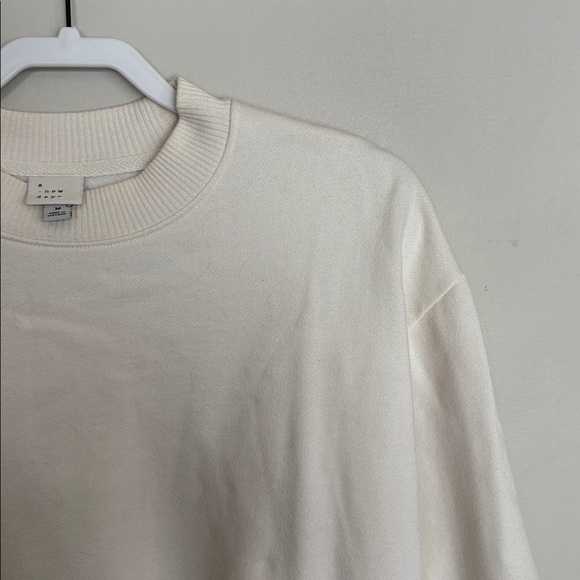 A New Day Off White Women’s Crewneck Sweatshirt Size Medium - Picture 5 of 5